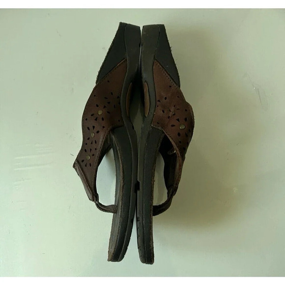 Abeo Abbie Women's Sandals Size 8 Brown Leather Stud Laser Cut Thong Flip Flops - Picture 2 of 7